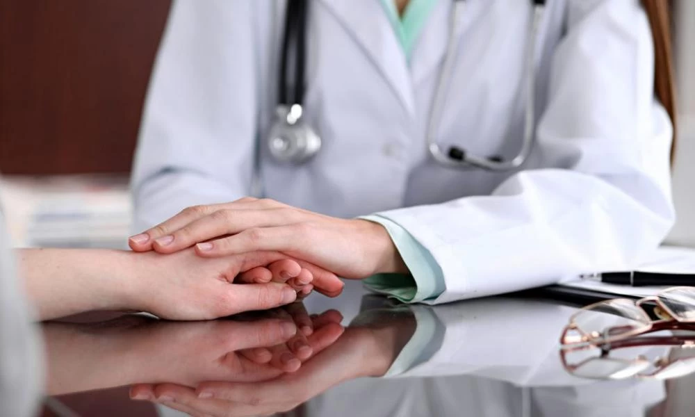 Κορονοϊός: Γιατροί από την Πάτρα προσφέρουν 600 ευρώ έκαστος στο ΕΣΥ